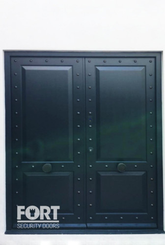 00091 Fs Security Replica Double And Single Door With Rivets And Fingerprint Scanner Fsdoors Co Uk